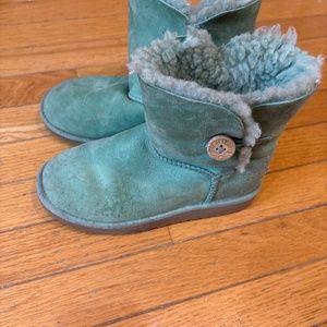 Uggs- kids size 3